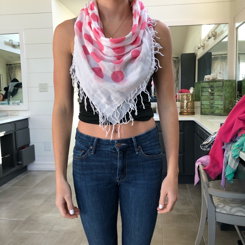 Two scarfs - Picture 5 of 5